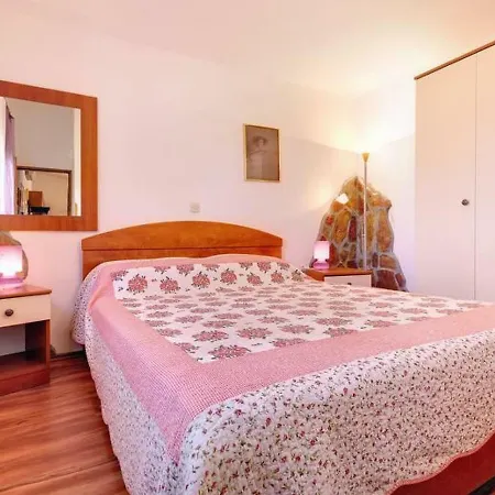 Apartment Karsiole